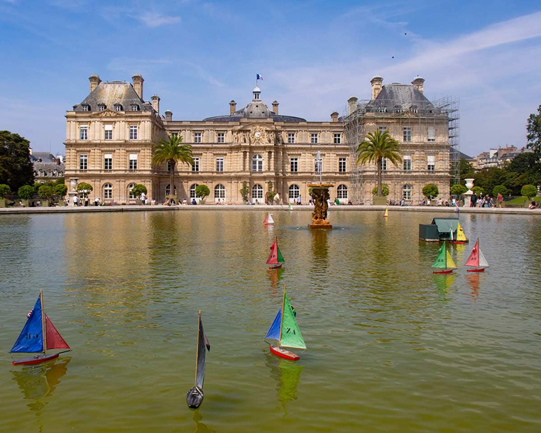Jardin du Luxembourg Paris - lake