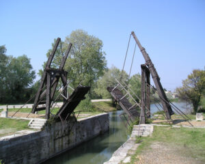 opening of the bridge in Arles