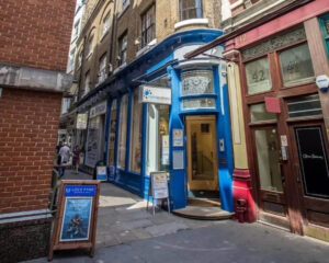 Leadenhall Market - Harry Potter Blue Door