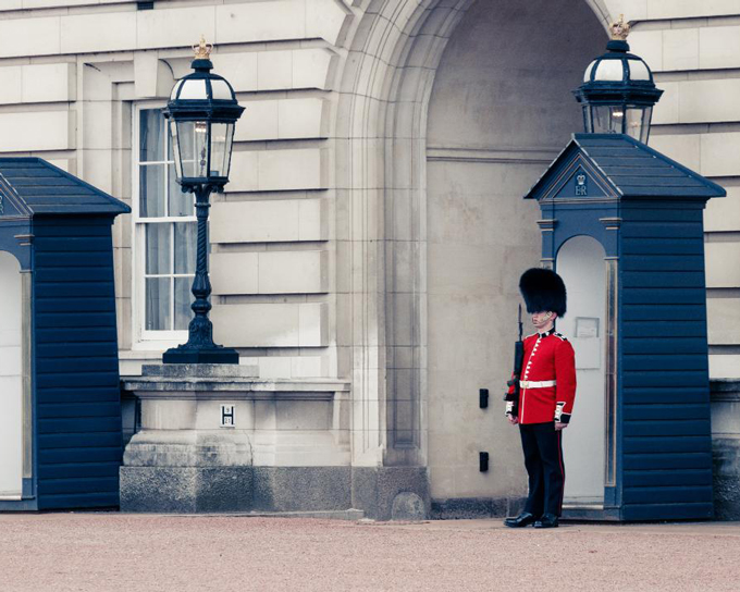 Royal Neighbourhoods London - Guards