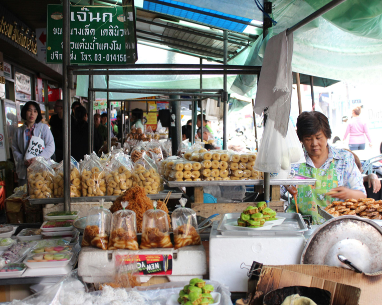 762x610-Bangkok-market1